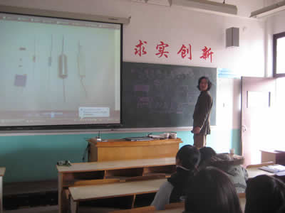 數(shù)字科技園企業(yè)老總為學(xué)生開(kāi)設(shè)系列講座
